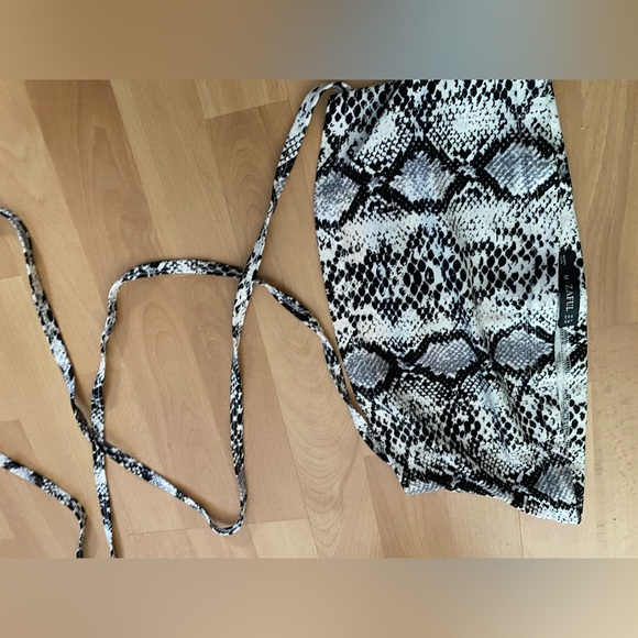 4/$10✨ snake skin tube top with wraps - Picture 2 of 2